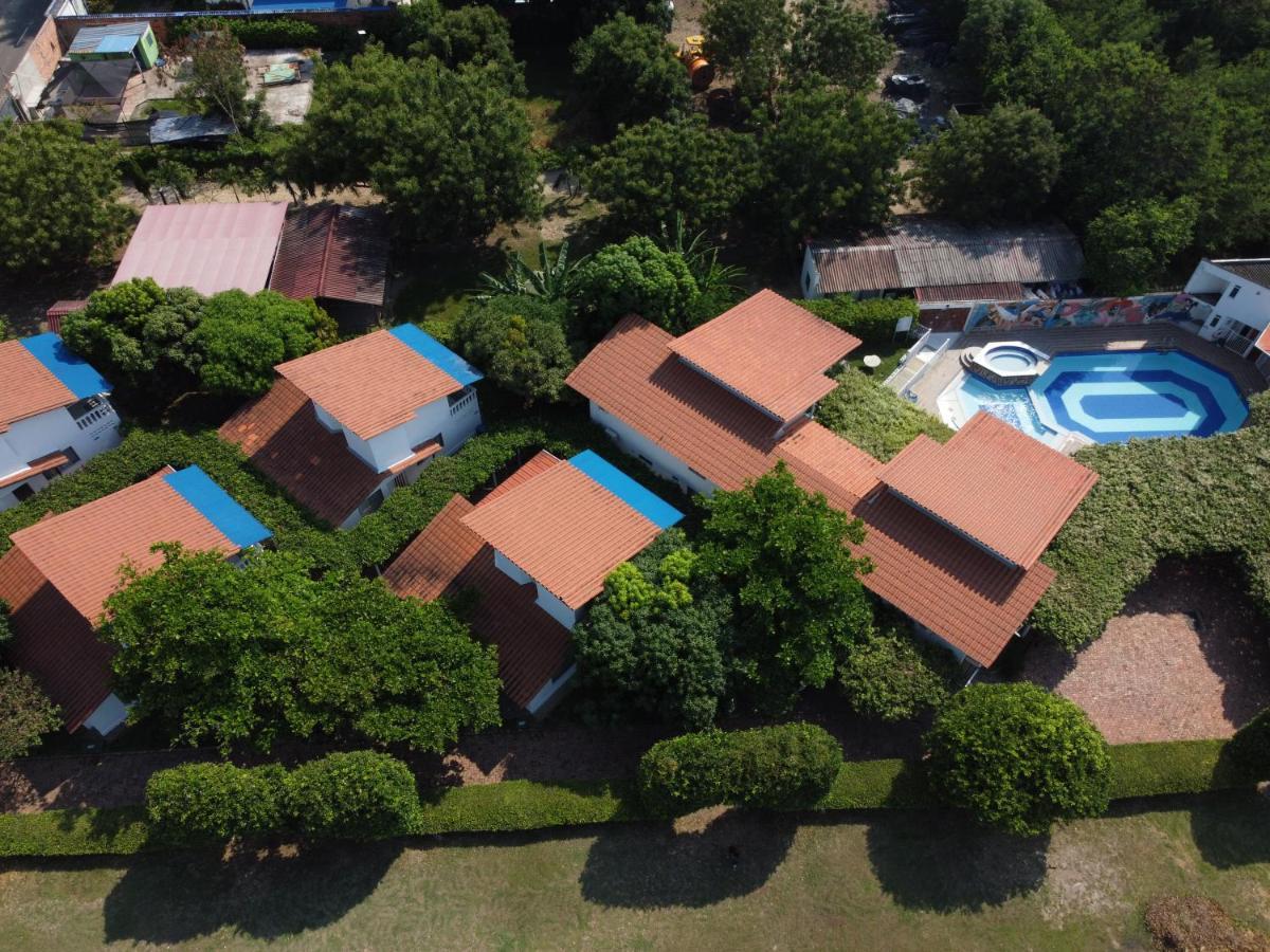 Villa Alejandra Girardot Luaran gambar